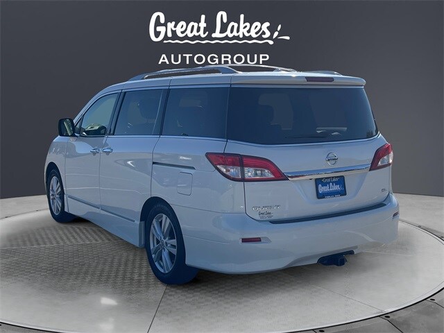 2011 Nissan Quest SL photo 2