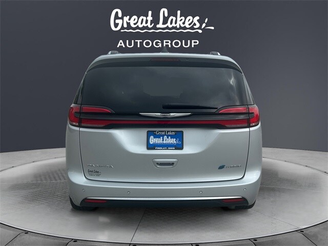 2023 Chrysler Pacifica Hybrid Pinnacle photo 4