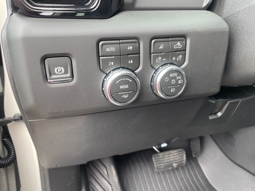 2026 GMC Sierra 2500HD AT4 - Photo 18