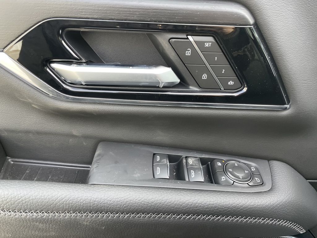 2026 GMC Yukon XL Denali - Photo 17