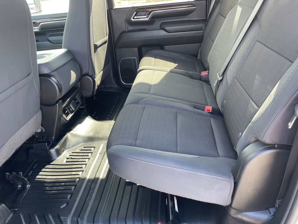 2024 GMC Sierra 3500HD SLE - Photo 10