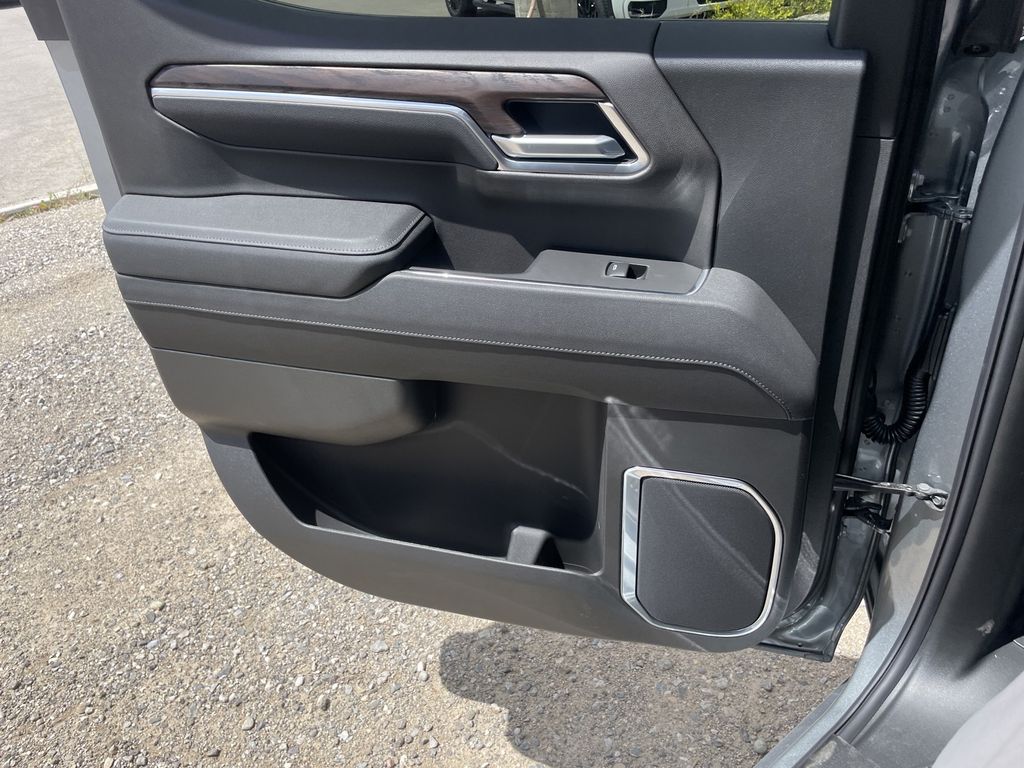 2026 GMC Sierra 1500 SLT - Photo 14