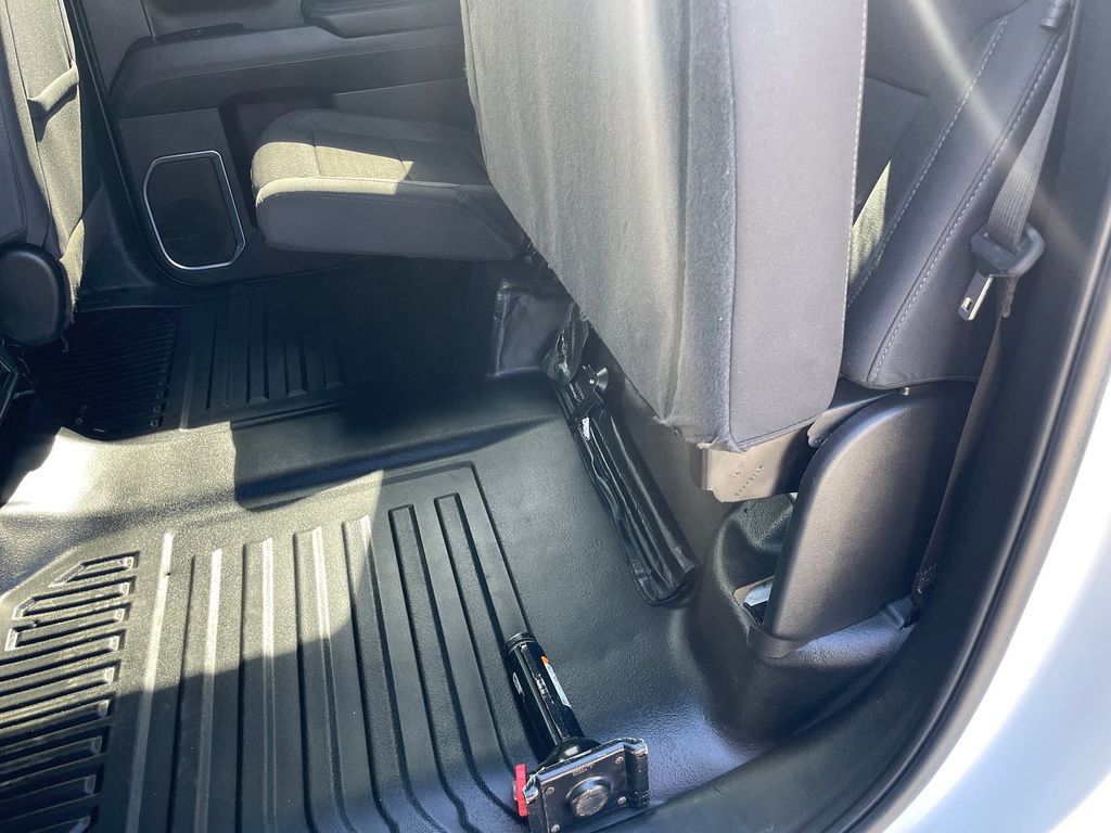 2024 GMC Sierra 3500HD SLE - Photo 9