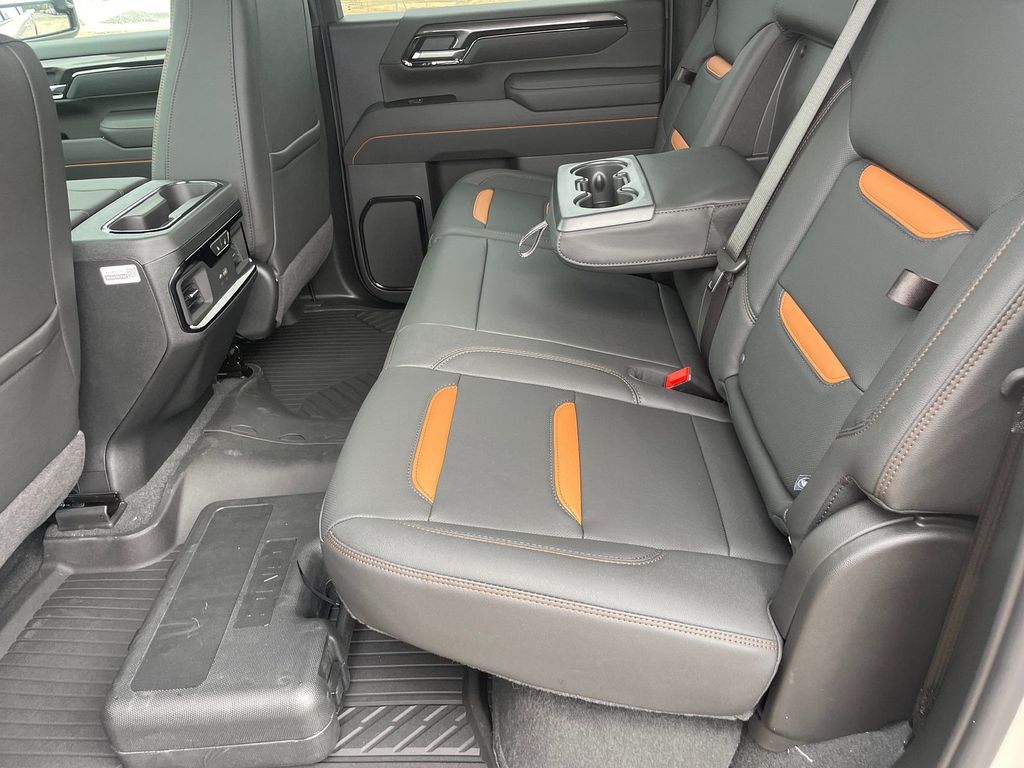 2026 GMC Sierra 2500HD AT4 - Photo 10