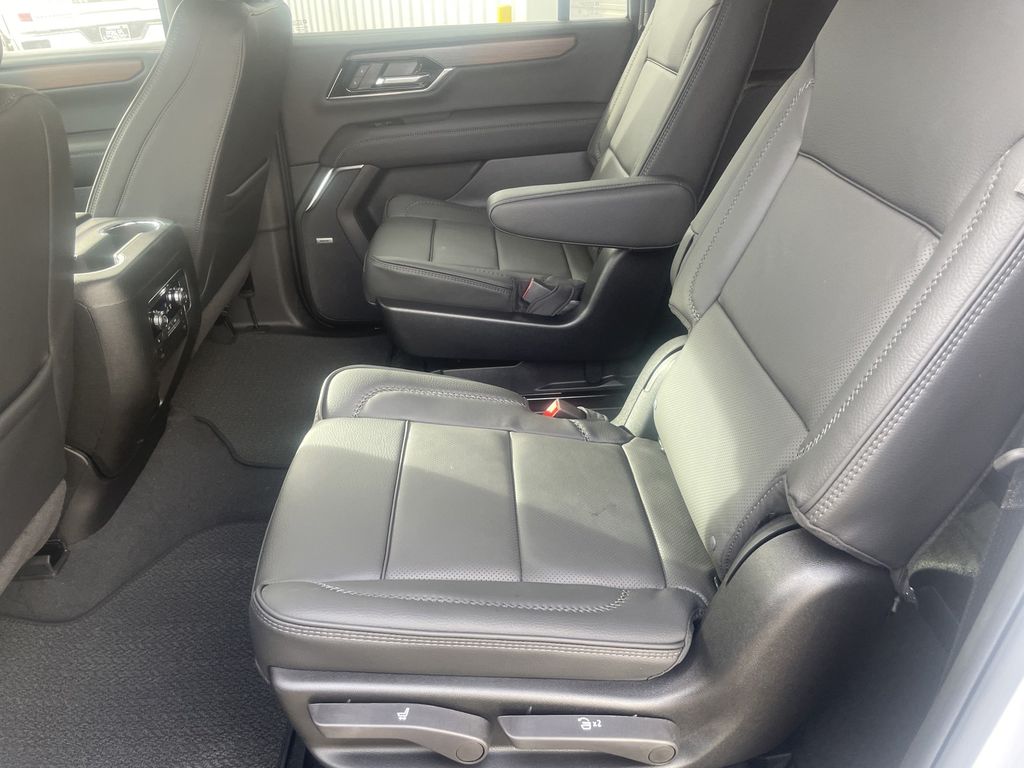 2026 GMC Yukon XL Denali - Photo 11