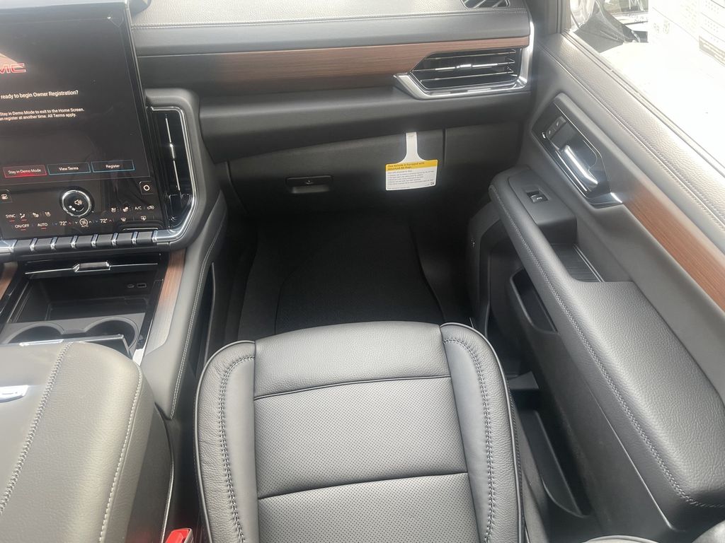 2026 GMC Yukon XL Denali - Photo 12