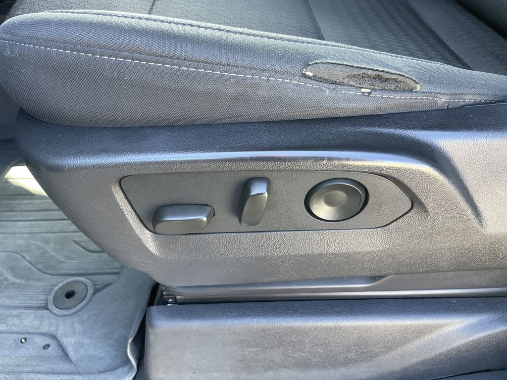 2024 GMC Sierra 3500HD SLE - Photo 17