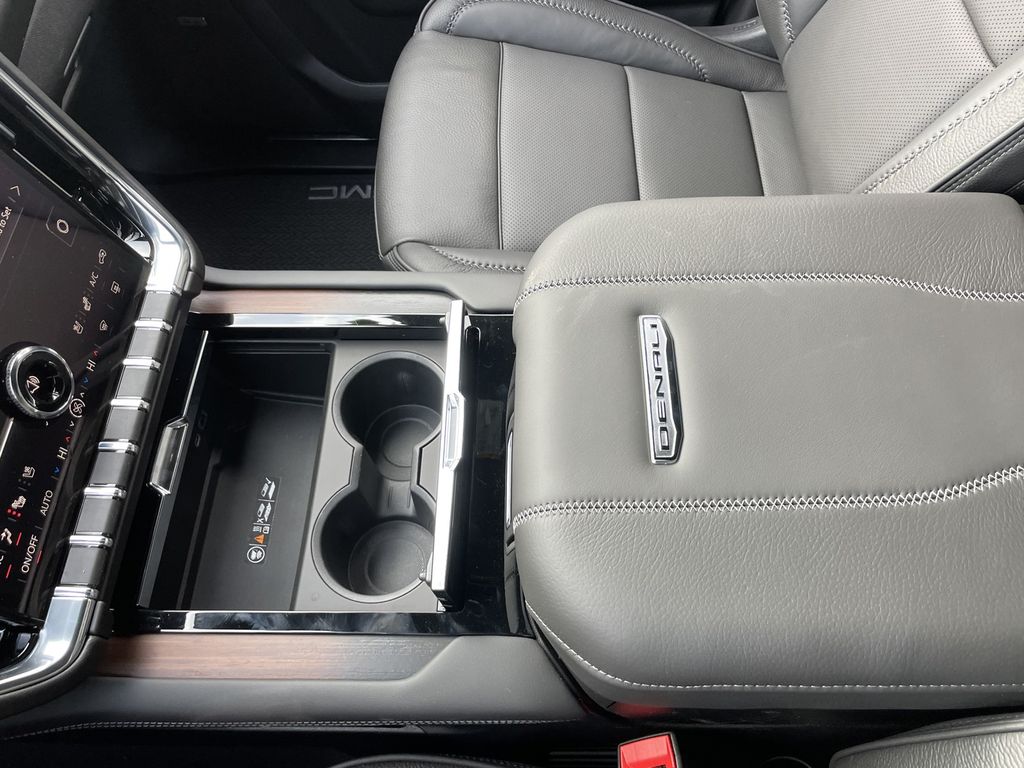 2026 GMC Yukon XL Denali - Photo 25