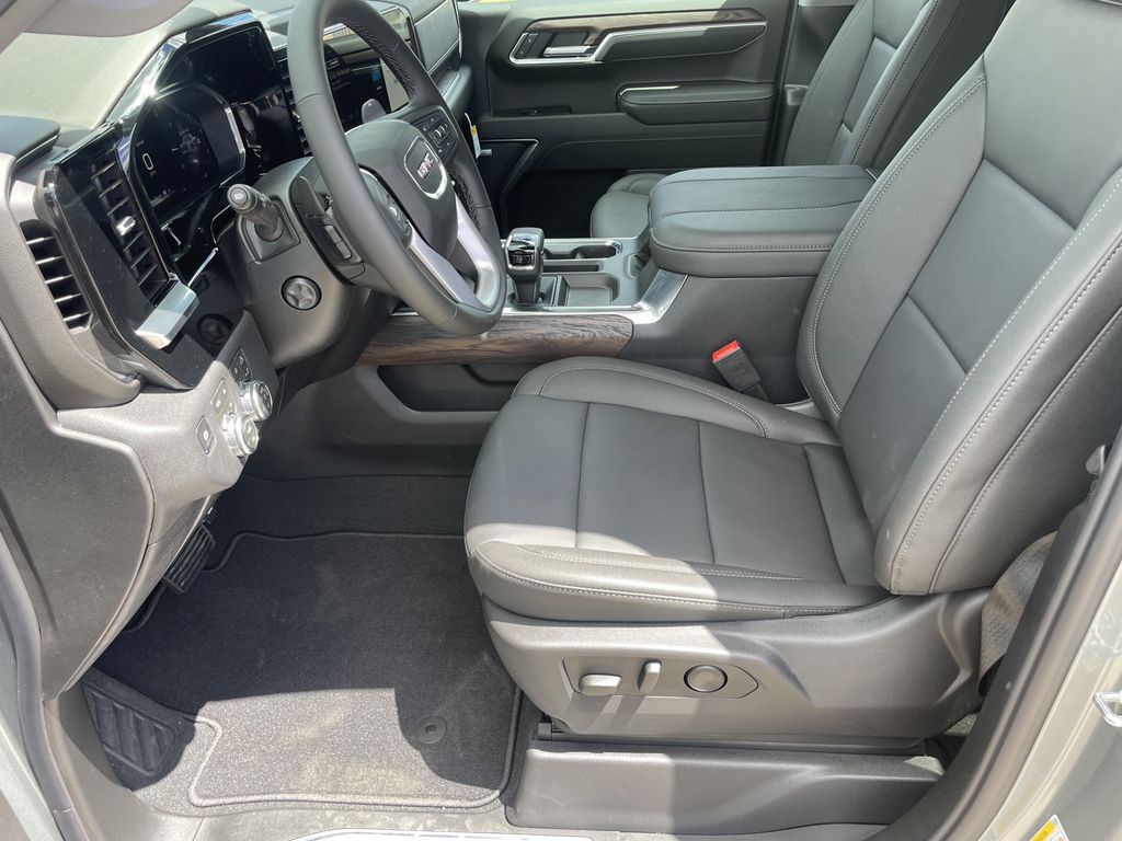 2026 GMC Sierra 1500 SLT - Photo 15