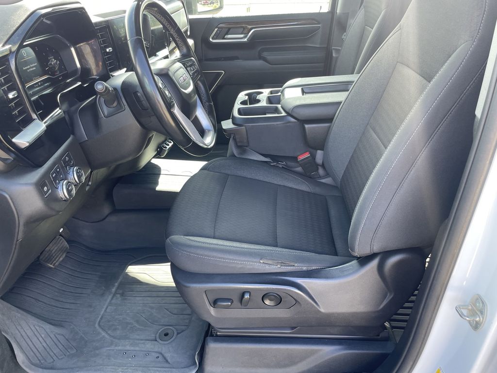 2024 GMC Sierra 3500HD SLE - Photo 15