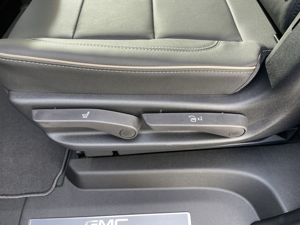 2026 GMC Yukon XL Elevation - Photo 13