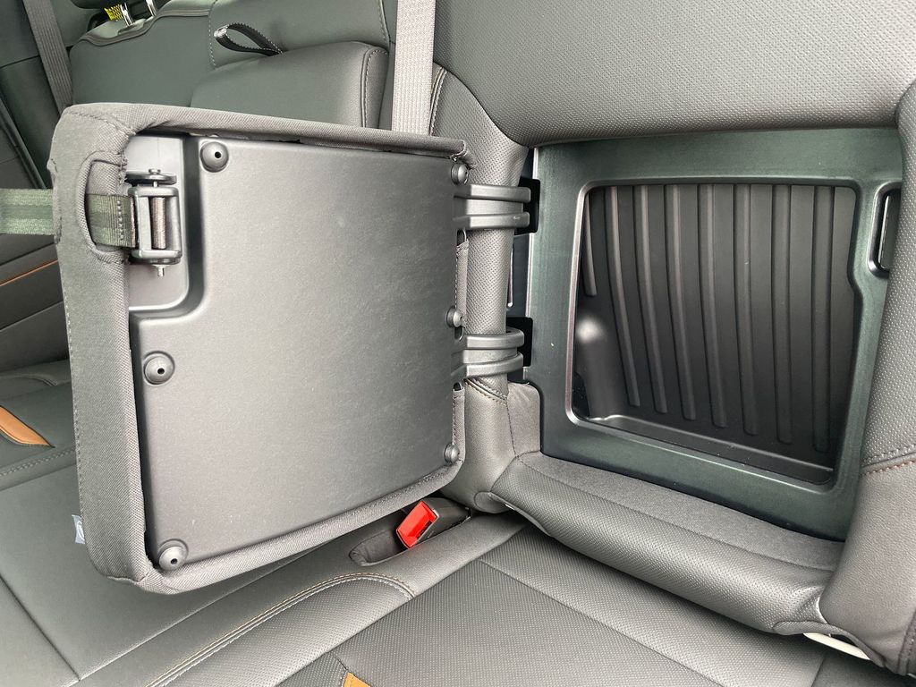 2026 GMC Sierra 2500HD AT4 - Photo 9