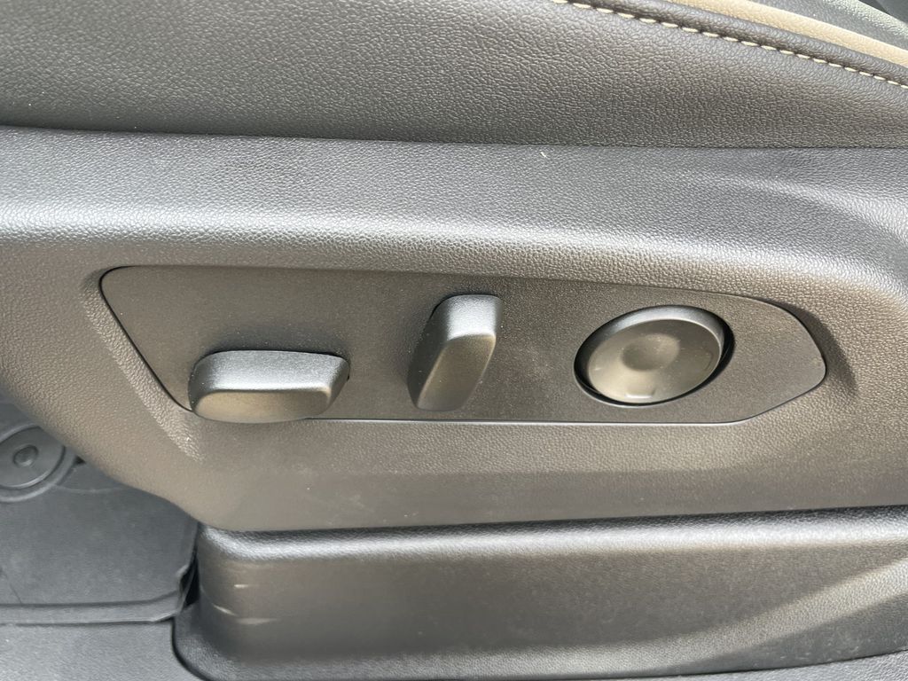 2026 GMC Yukon XL Elevation - Photo 18