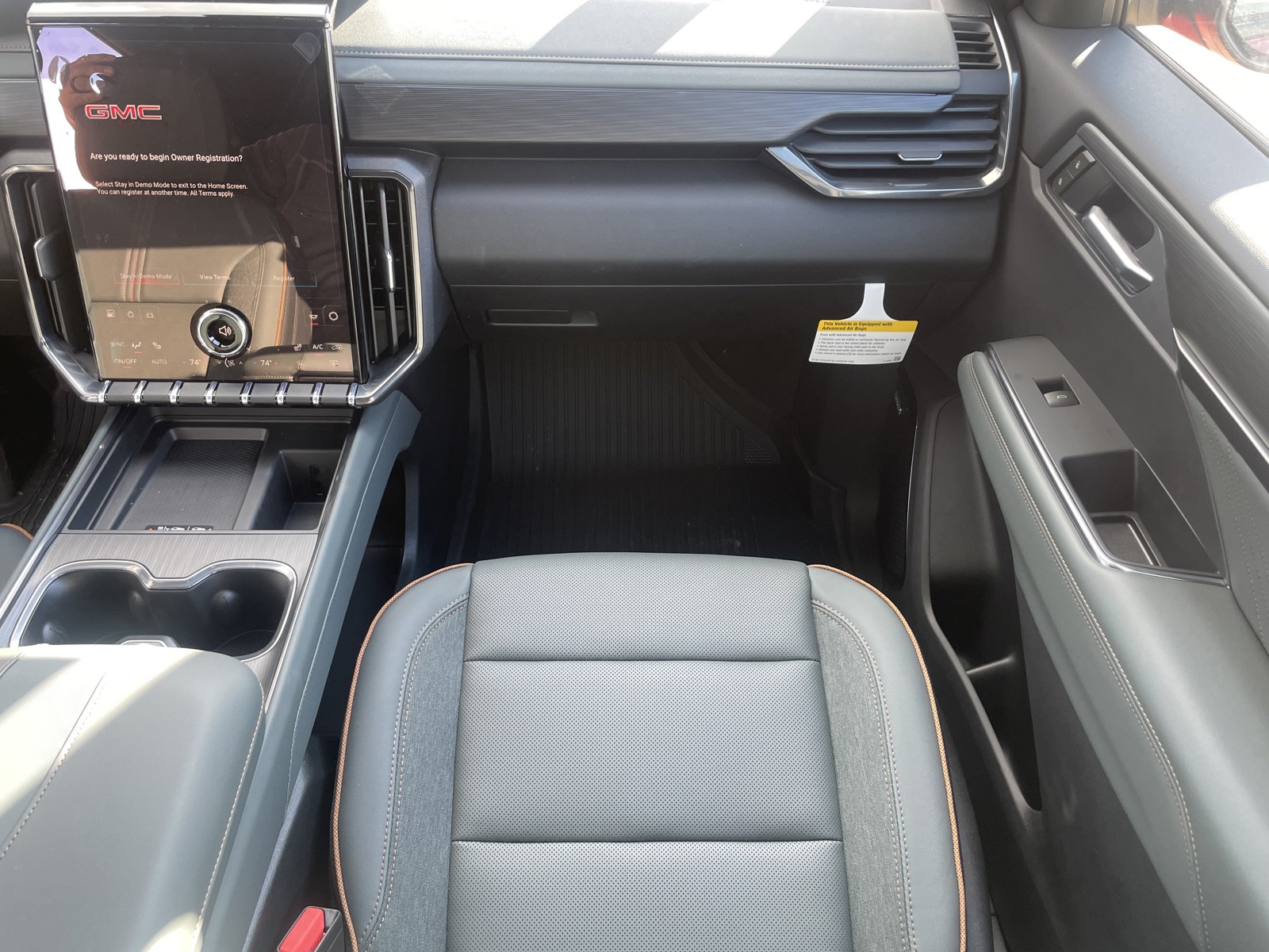 2026 GMC Acadia AT4 - Photo 12