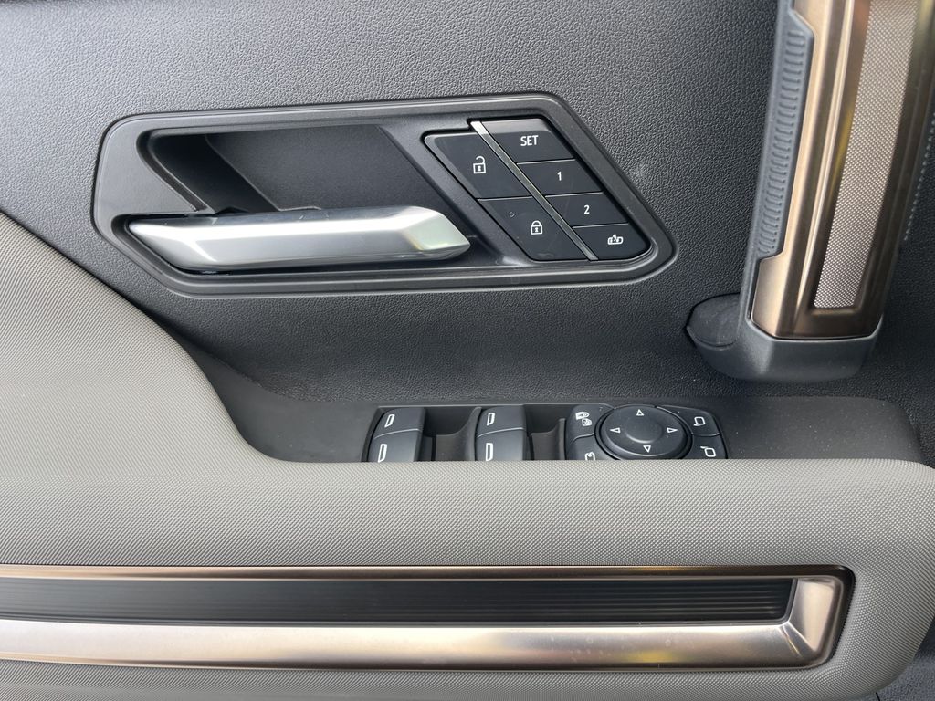 2025 GMC HUMMER EV 2X - Photo 16
