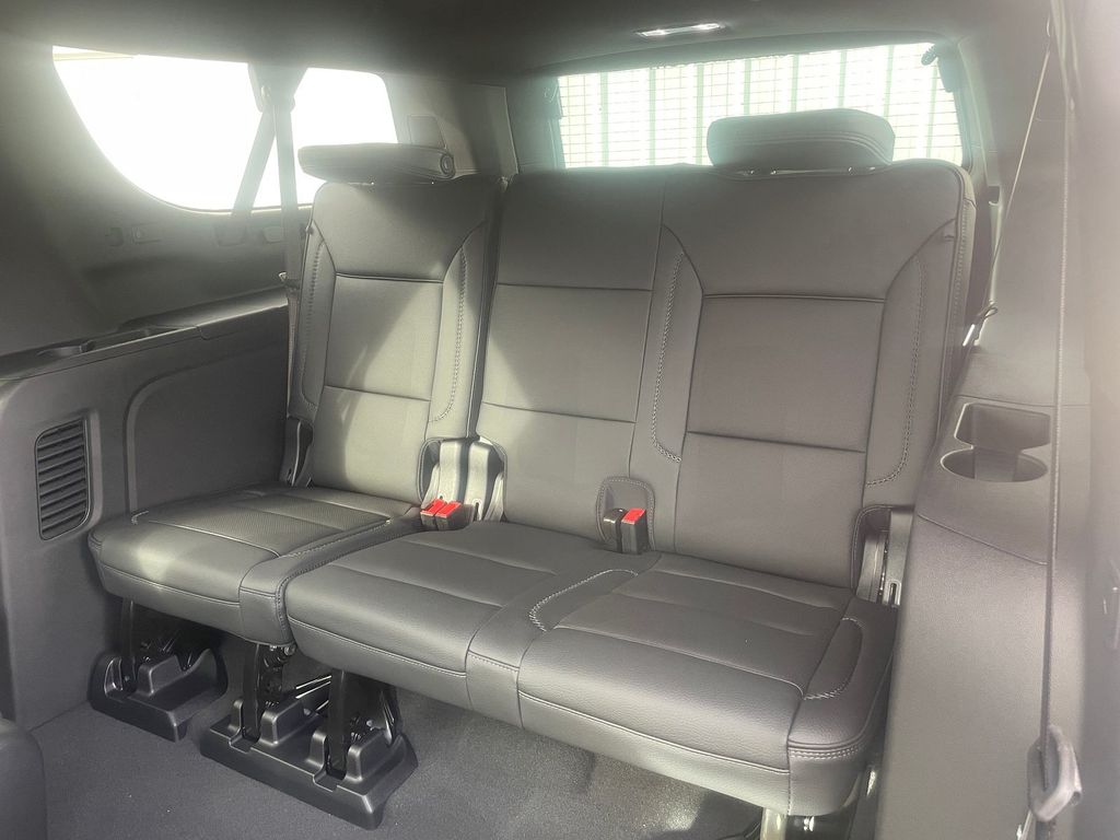 2026 GMC Yukon XL Denali - Photo 10