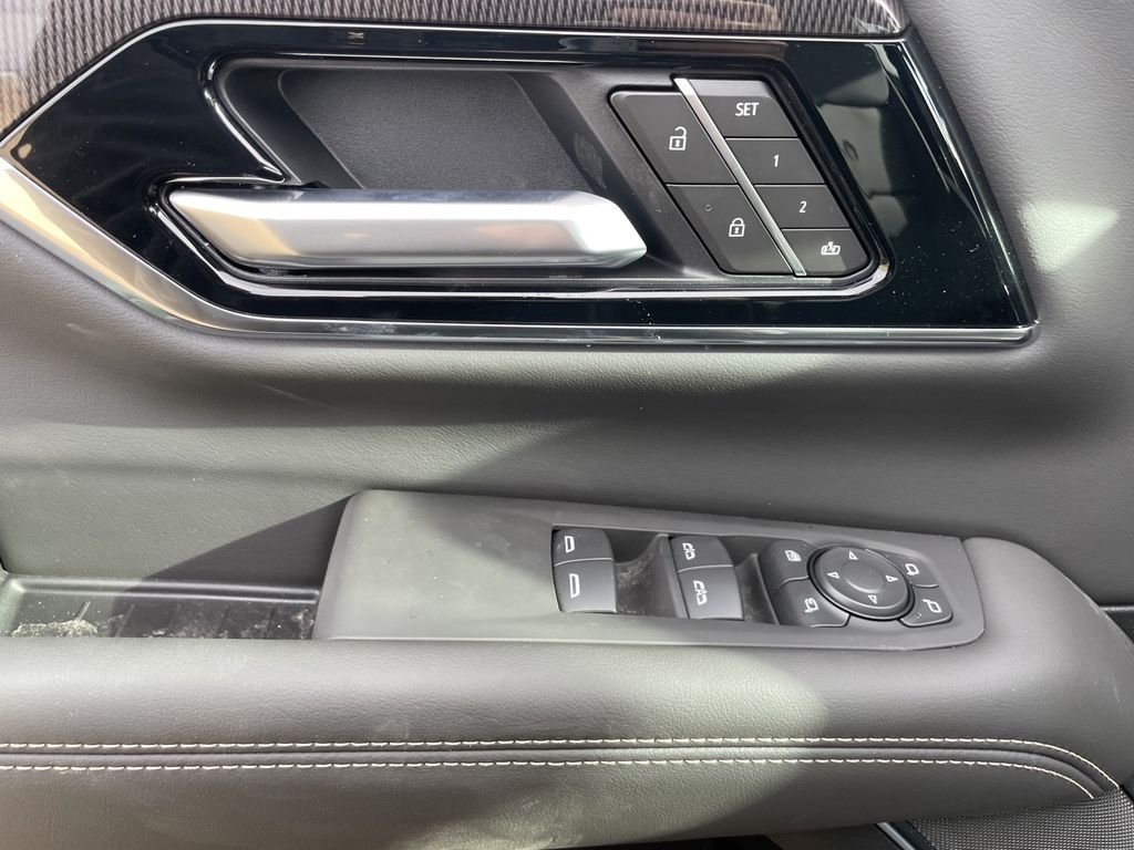 2026 GMC Yukon XL Elevation - Photo 17