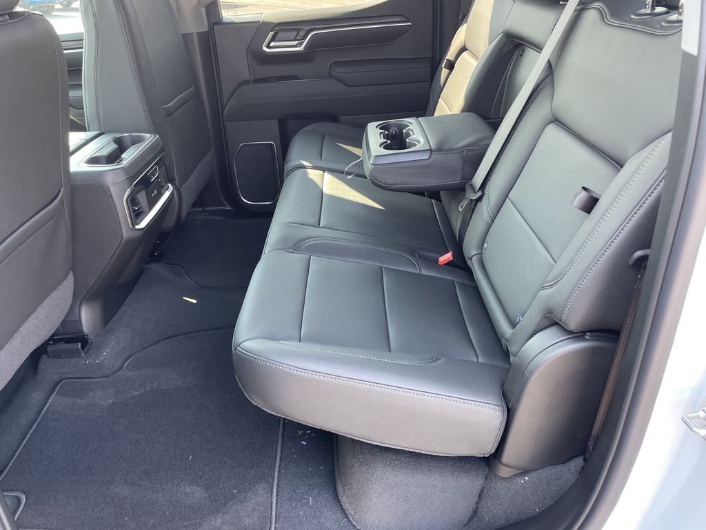 2026 GMC Sierra 1500 SLT - Photo 11