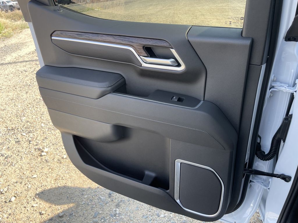 2026 GMC Sierra 1500 SLT - Photo 15
