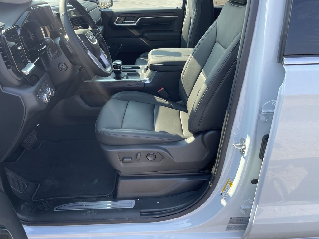 2026 GMC Sierra 1500 SLT - Photo 16