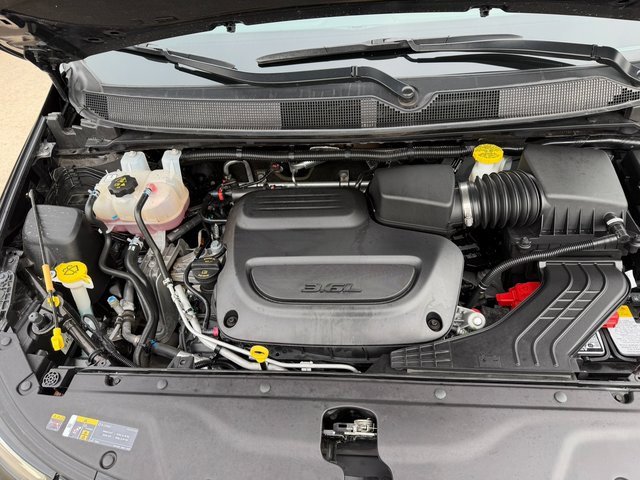 2024 Chrysler Pacifica Limited photo 3