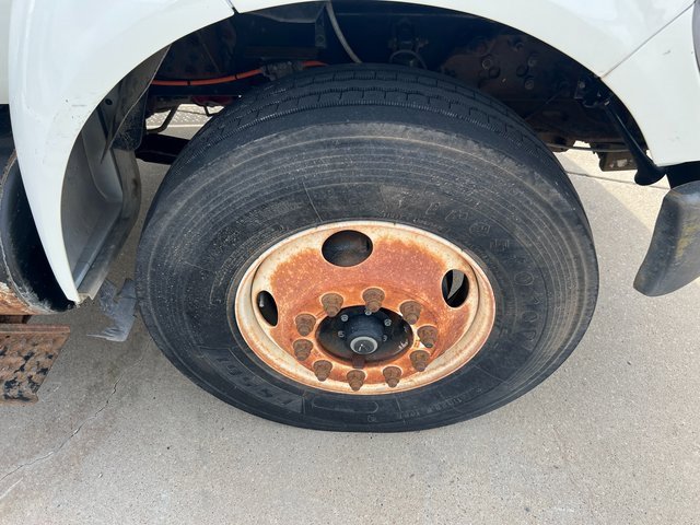 2009 Ford F-750 SuperCab XL photo 4