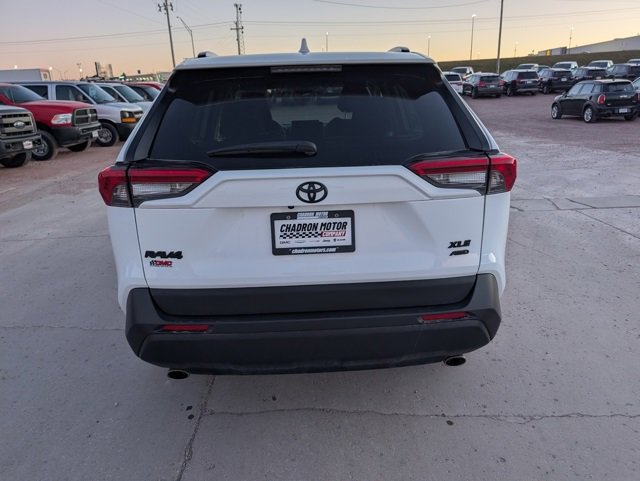 2023 Toyota RAV4 XLE photo 3