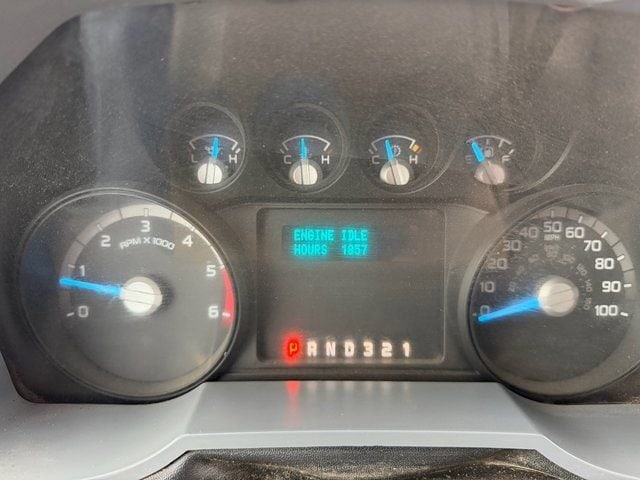 2011 Ford F-450 Super Duty Chassis Cab XL - Photo 25