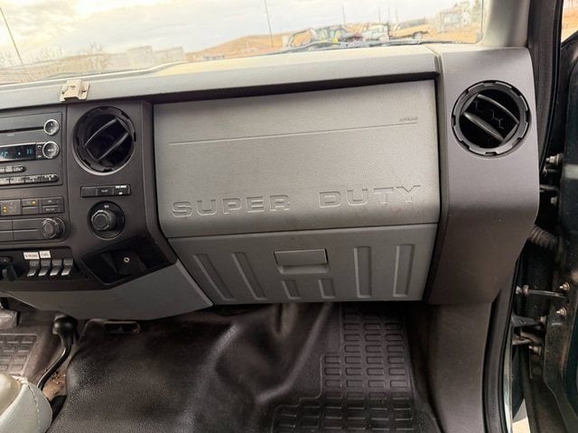 2011 Ford F-450 Super Duty Chassis Cab XL - Photo 33