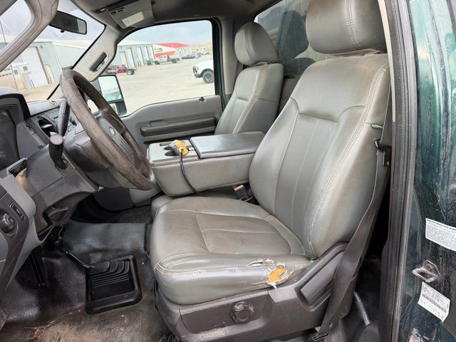 2011 Ford F-450 Super Duty Chassis Cab XL - Photo 20