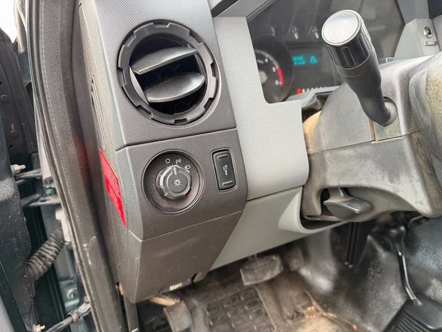 2011 Ford F-450 Super Duty Chassis Cab XL - Photo 21