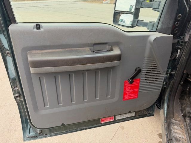 2011 Ford F-450 Super Duty Chassis Cab XL - Photo 19