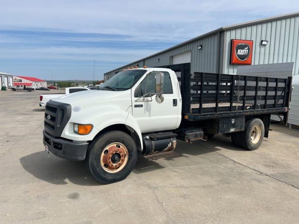Used 2009 Ford Super Duty F-750 Straight XL