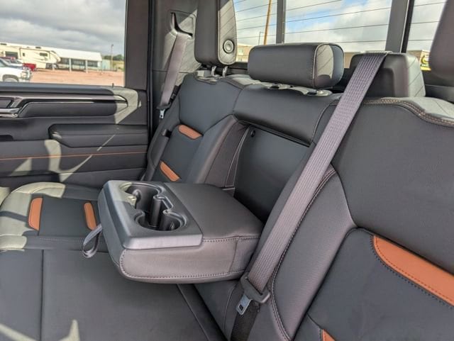 2025 GMC Sierra 2500HD AT4 - Photo 32