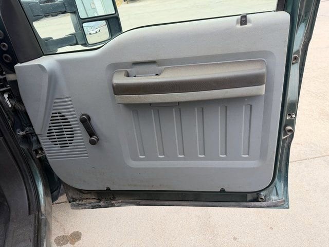 2011 Ford F-450 Super Duty Chassis Cab XL - Photo 31