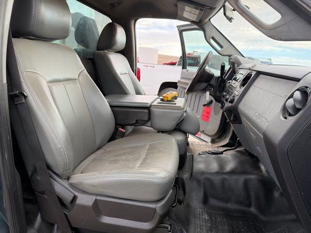 2011 Ford F-450 Super Duty Chassis Cab XL - Photo 32