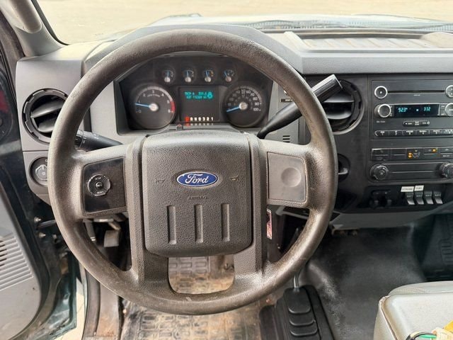 2011 Ford F-450 Super Duty Chassis Cab XL - Photo 22