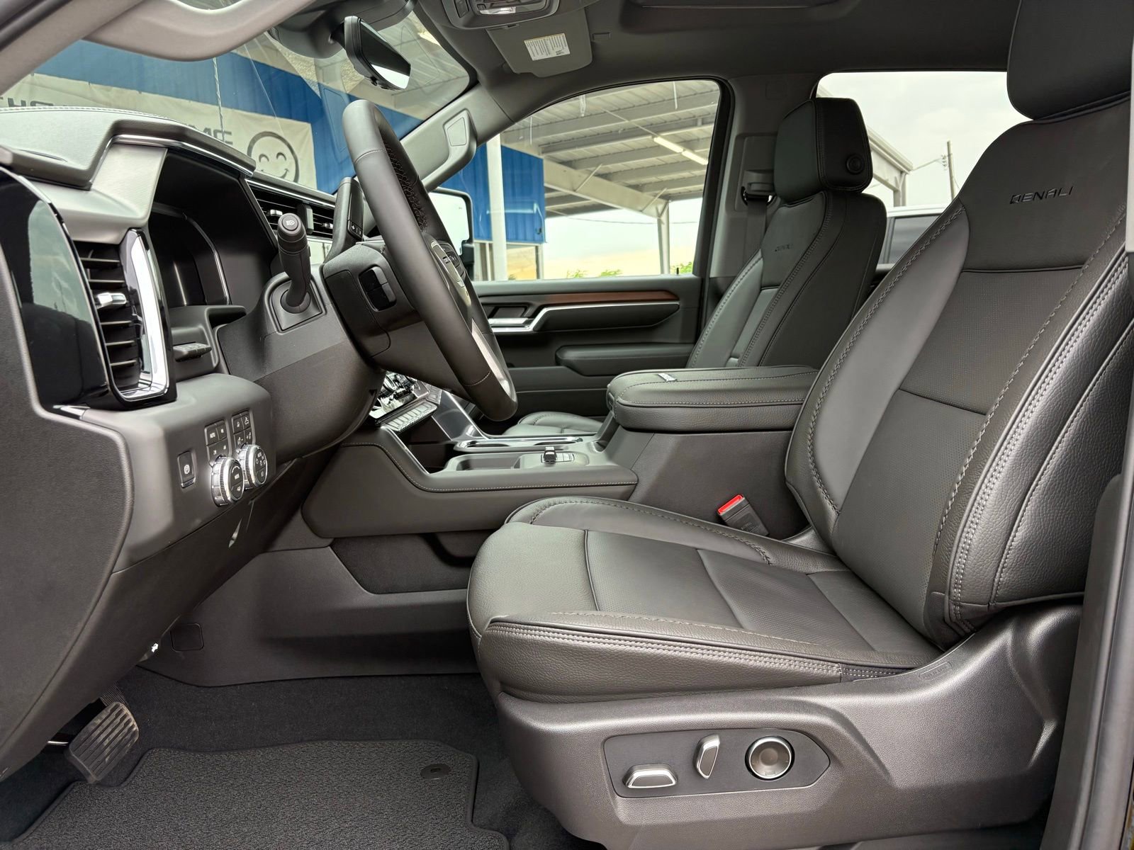 2026 GMC Sierra 3500HD Denali - Photo 8