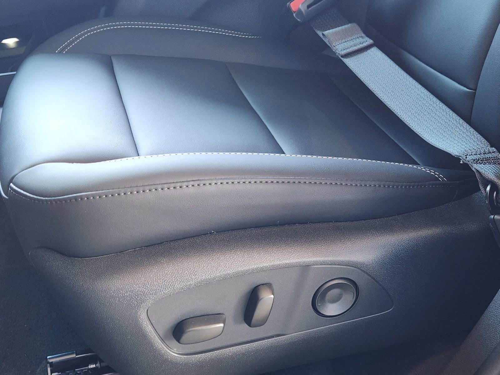 2026 GMC Acadia Elevation - Photo 24