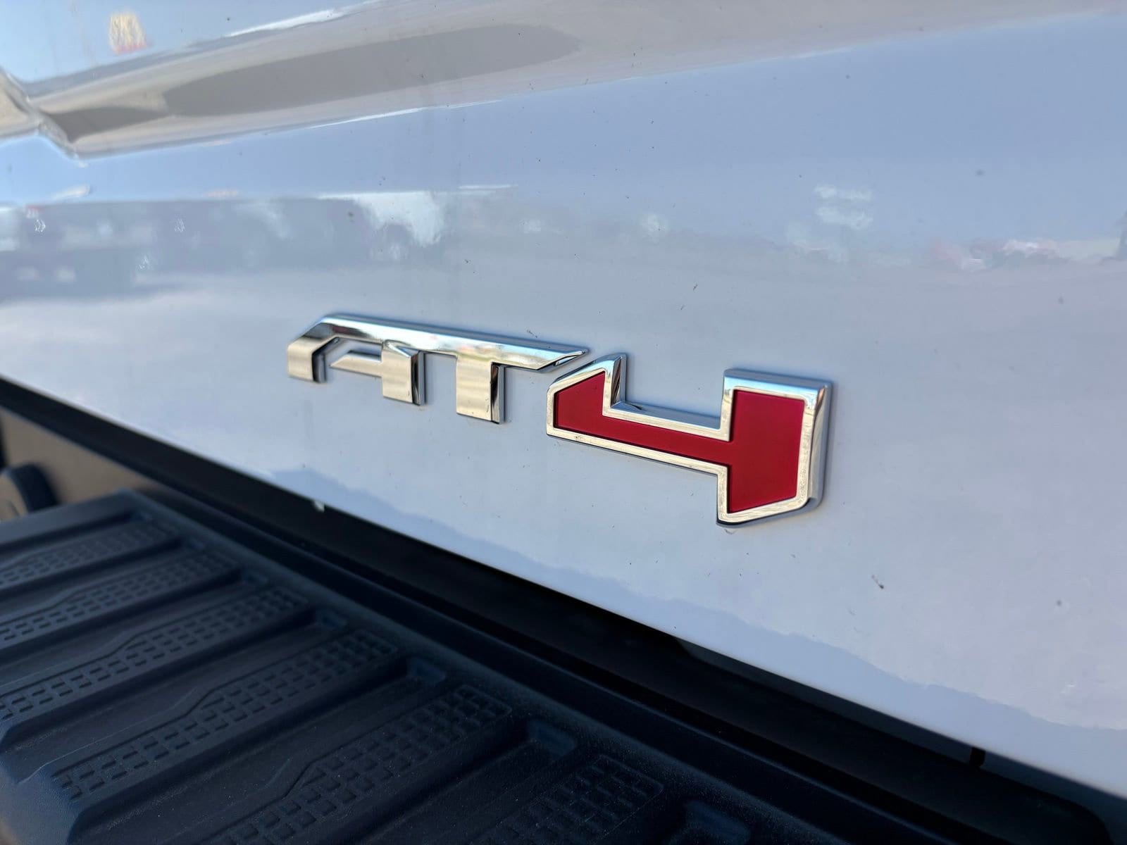 2026 GMC Sierra 1500 AT4 - Photo 6