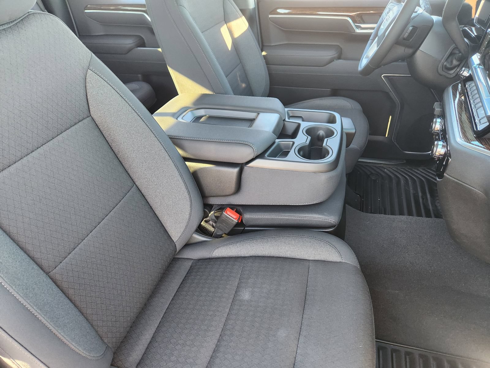 2026 GMC Sierra 1500 SLE - Photo 11