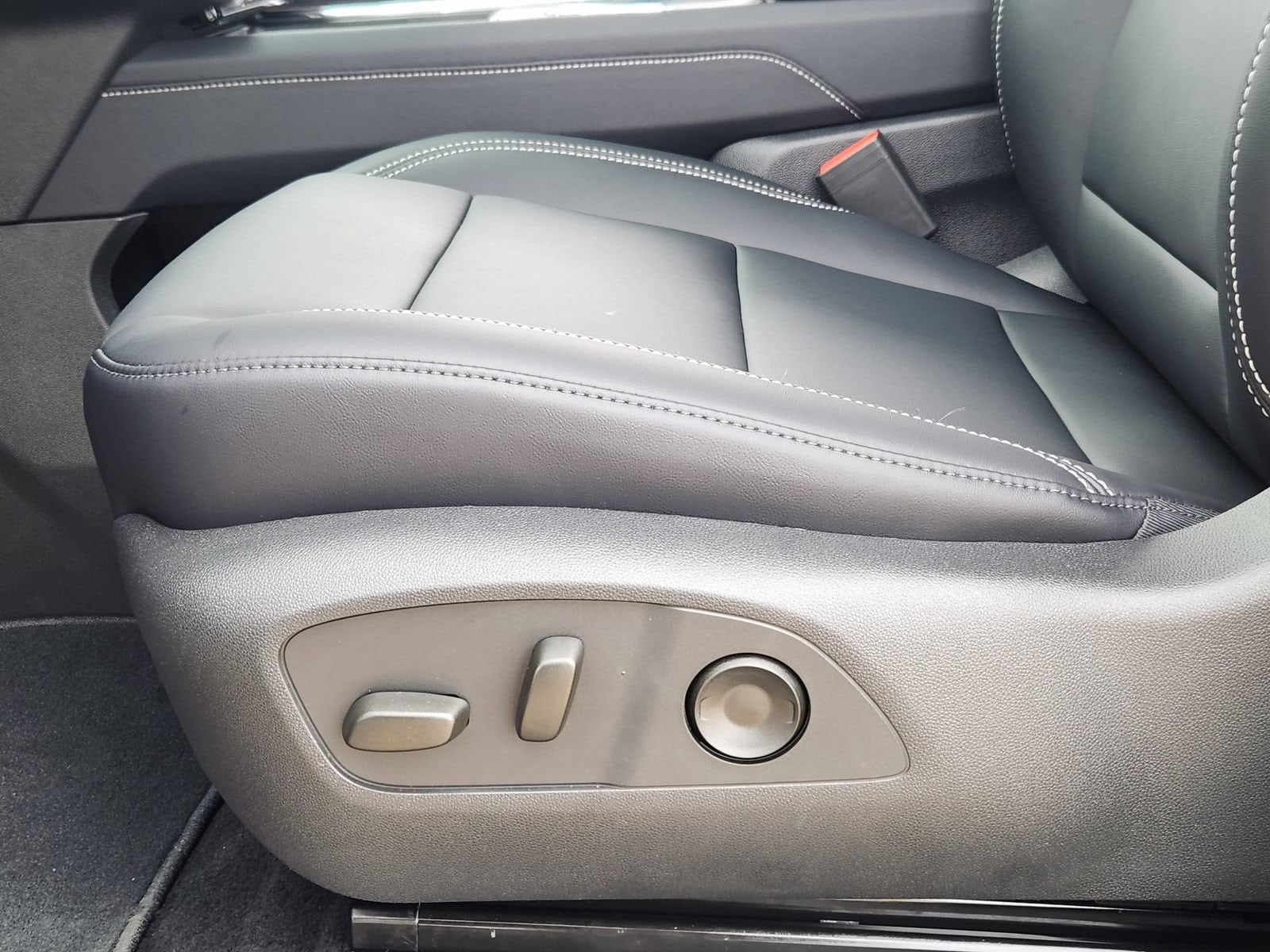 2026 GMC Acadia Elevation - Photo 19