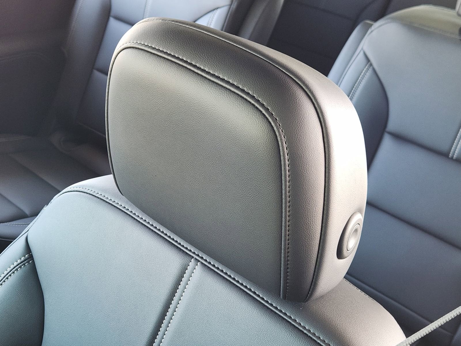 2026 GMC Acadia Elevation - Photo 16