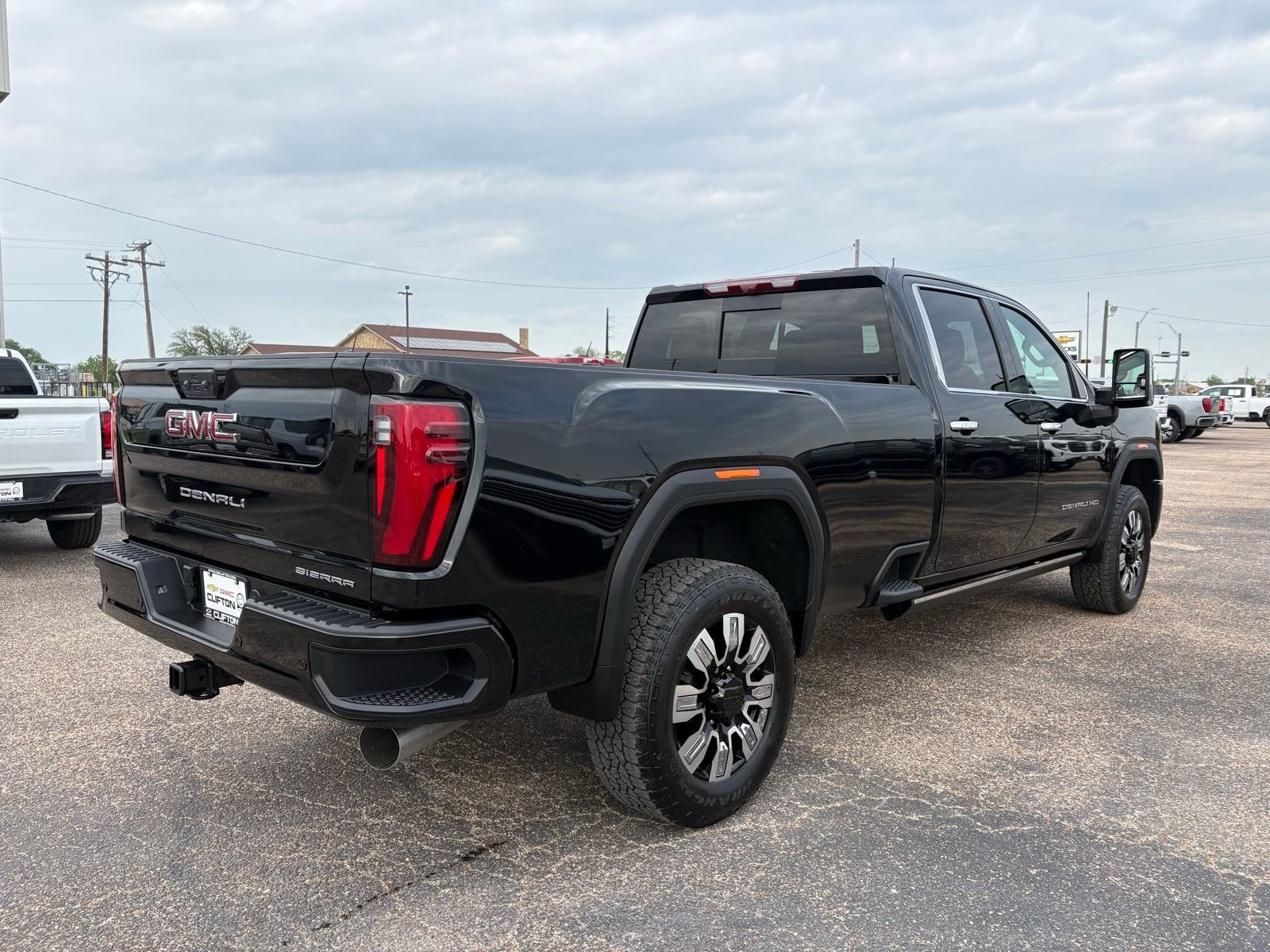 2026 GMC Sierra 3500HD Denali - Photo 4