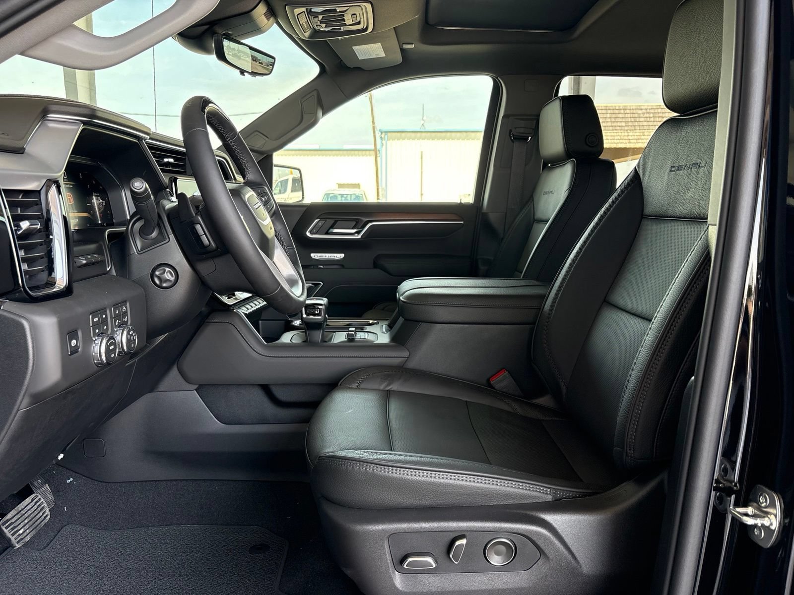 2026 GMC Sierra 1500 Denali - Photo 9