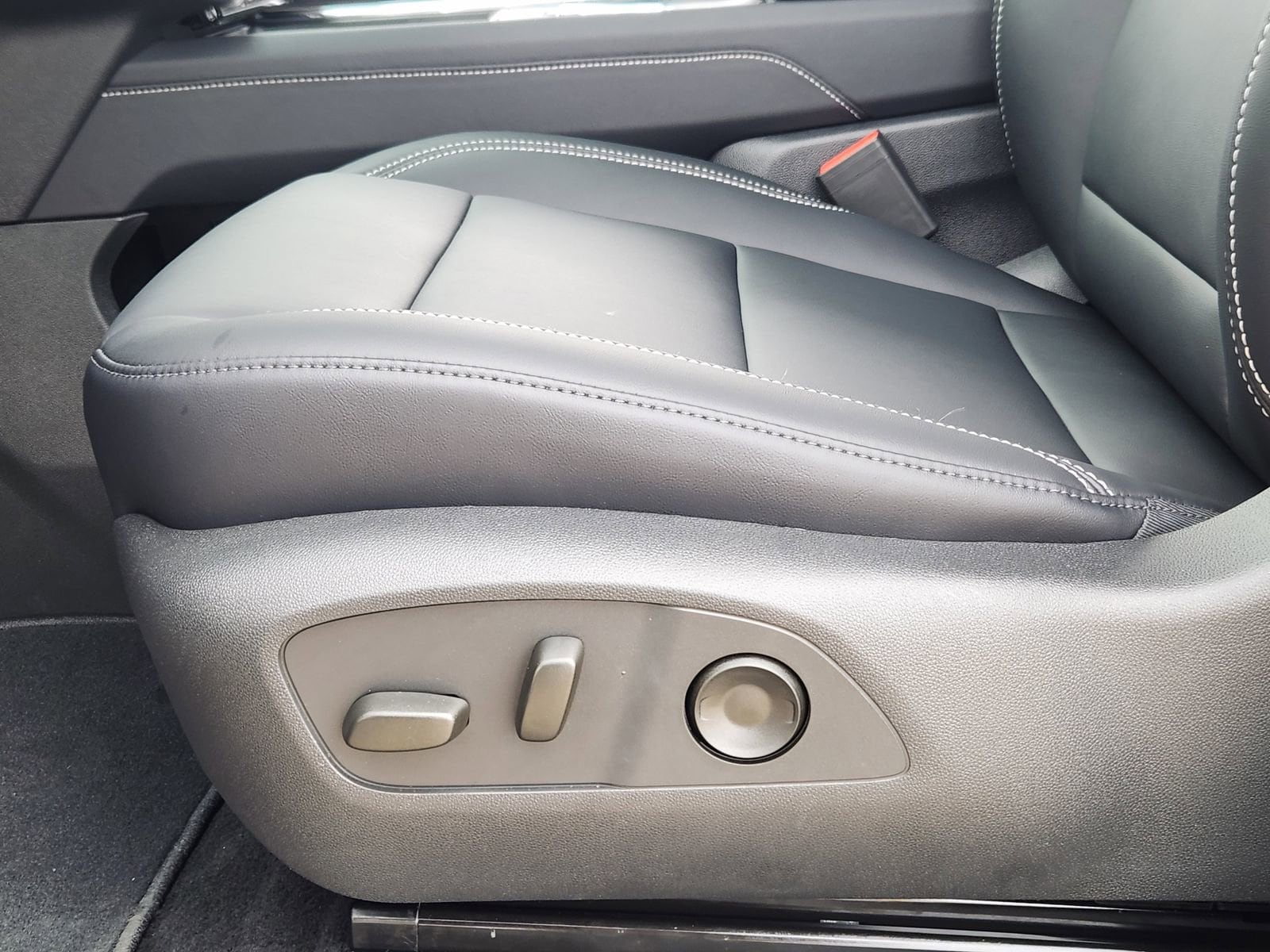 2026 GMC Acadia Elevation - Photo 18