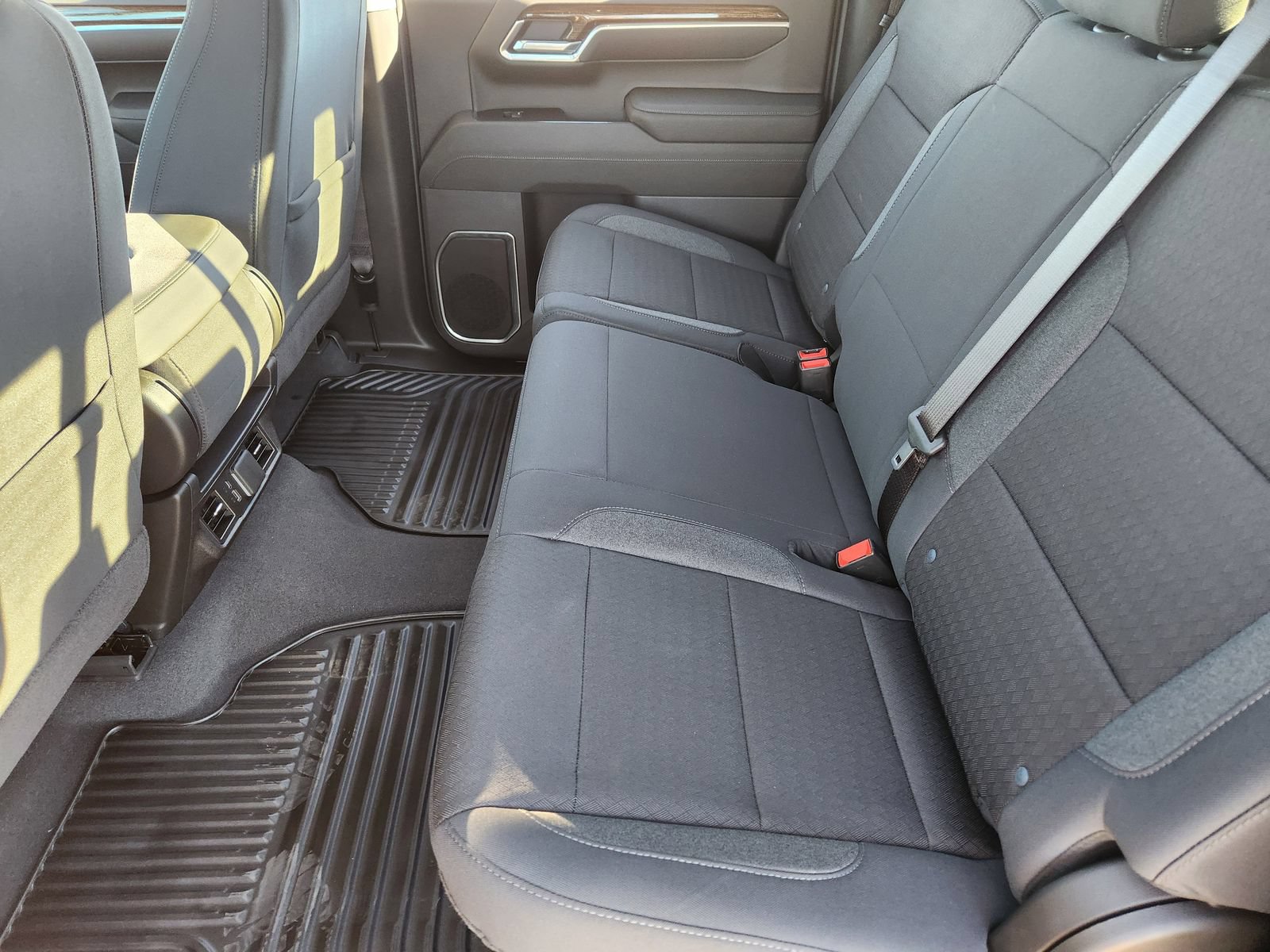 2026 GMC Sierra 1500 SLE - Photo 19