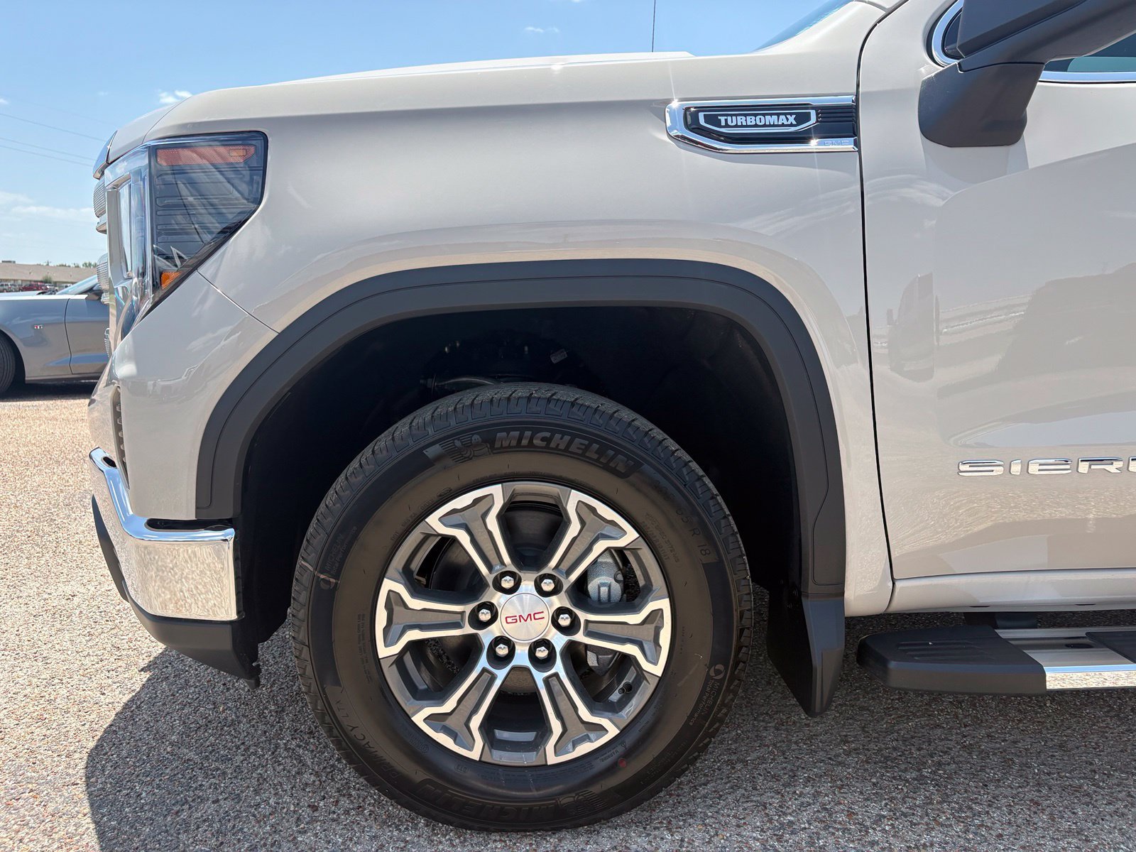 2026 GMC Sierra 1500 SLE - Photo 6