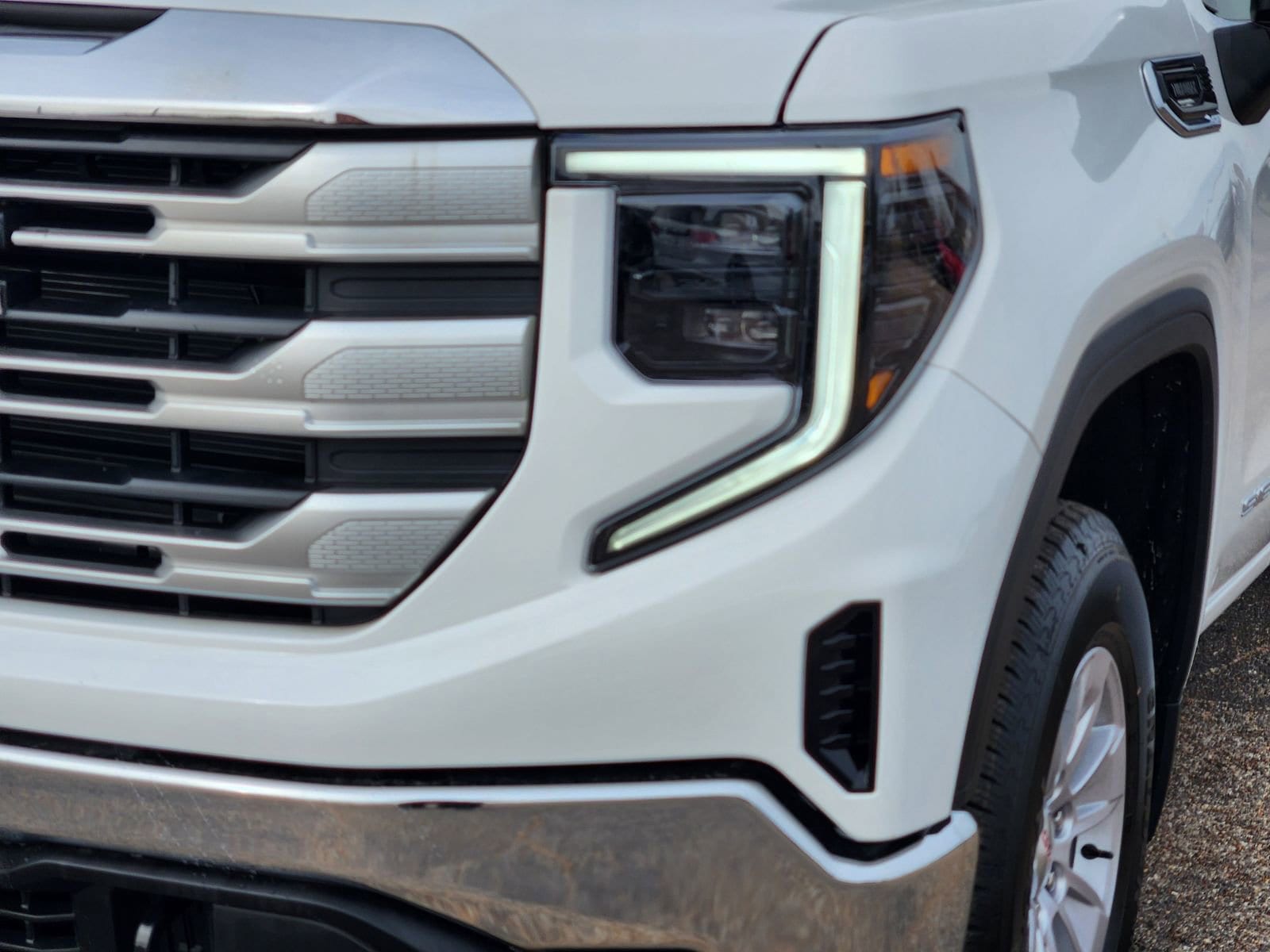 2026 GMC Sierra 1500 SLE - Photo 5
