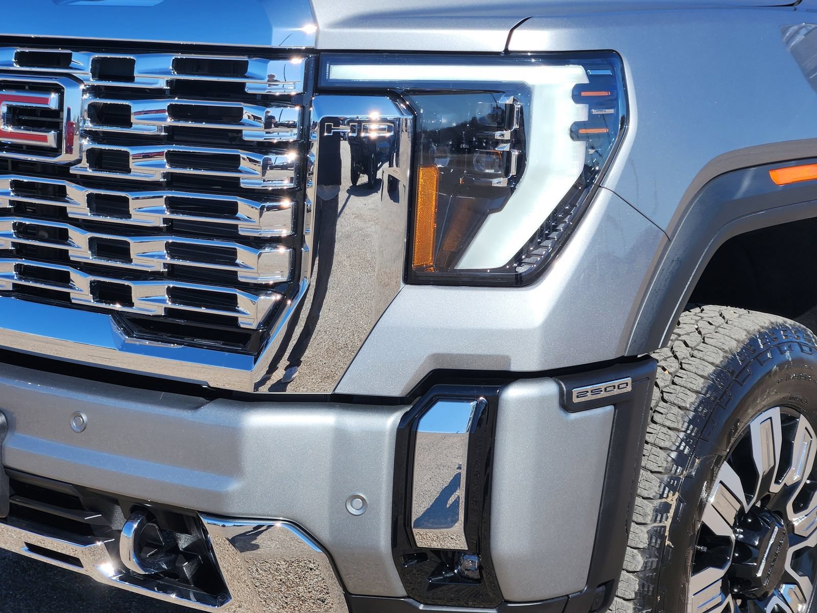 2026 GMC Sierra 2500HD Denali - Photo 6
